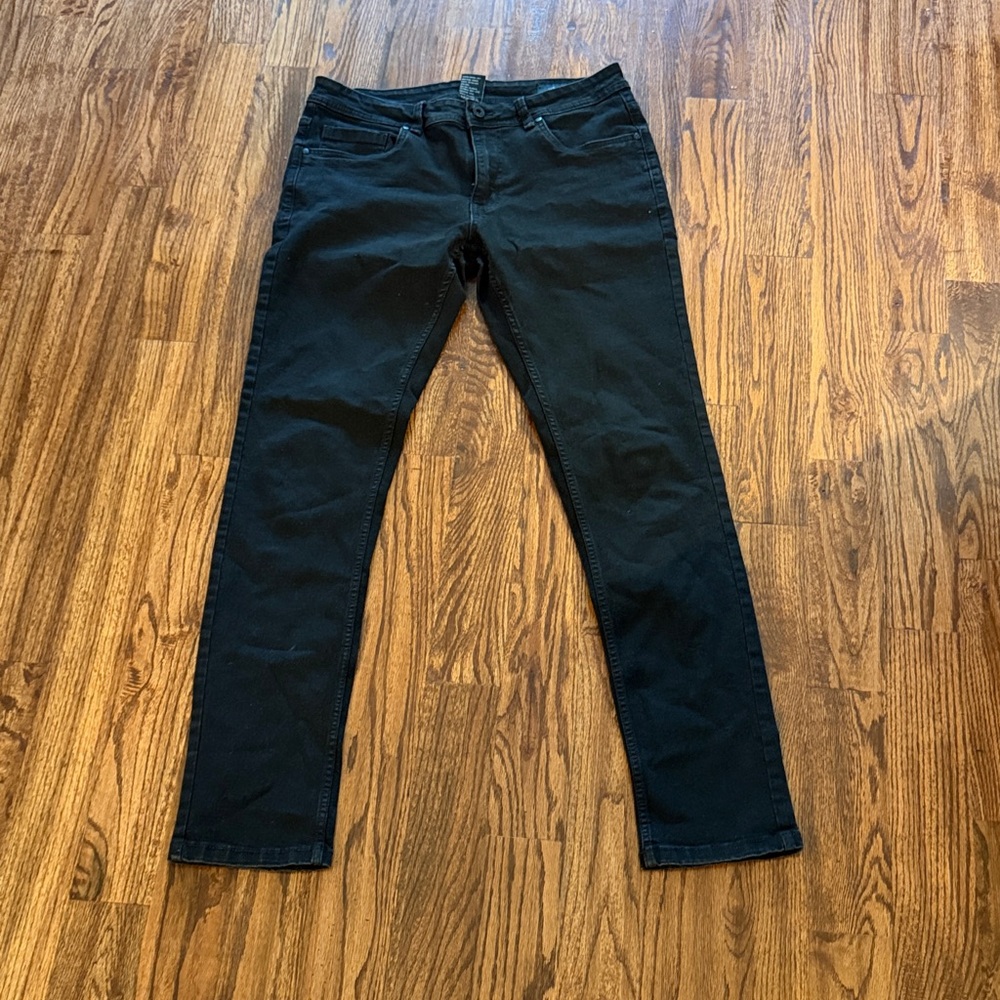 Classic Black Skinny Fit Jeans for Men 32x34